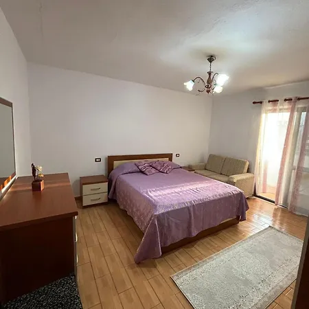 アパート Aron'apartament In Center Shkodër